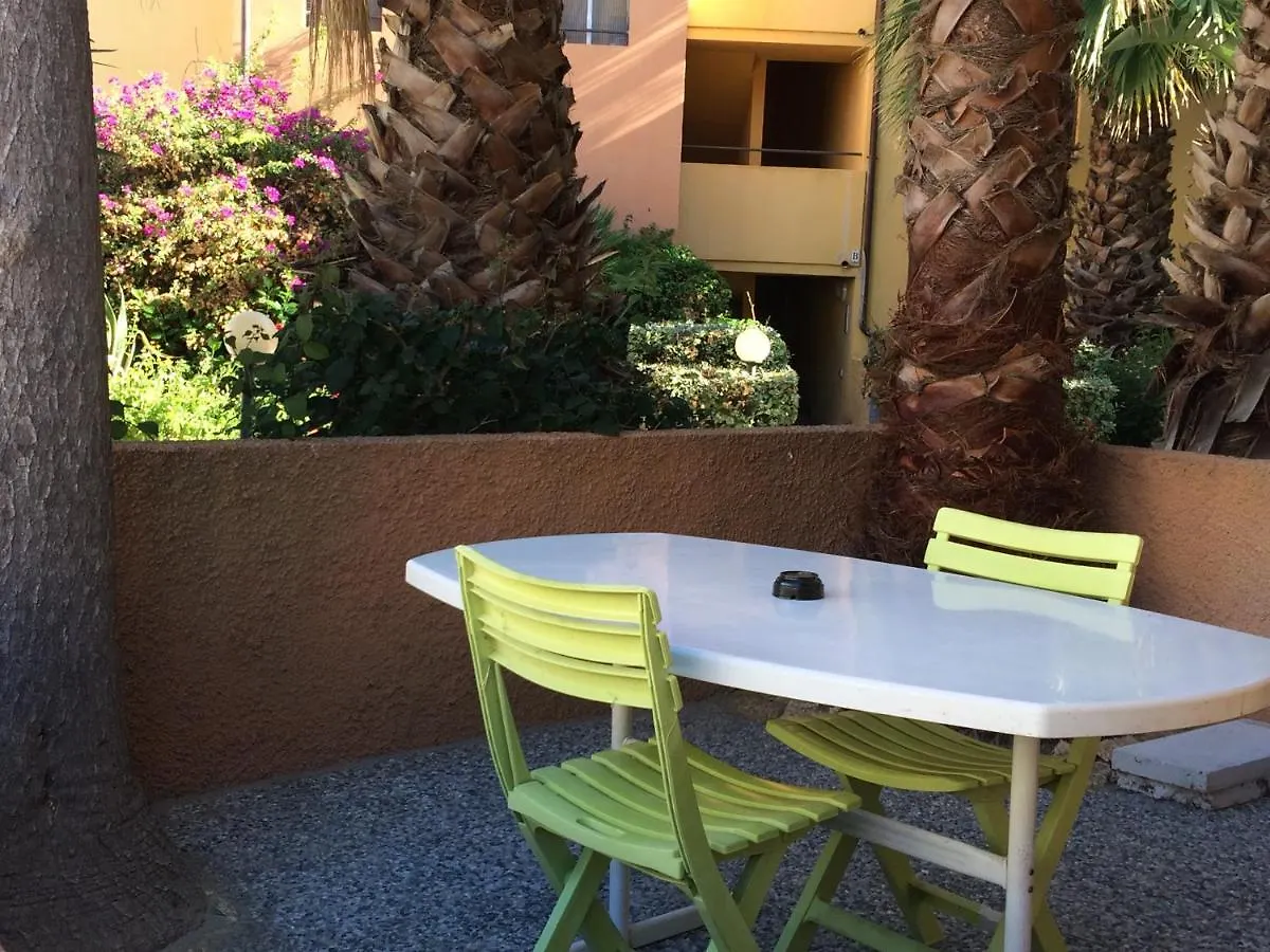 Airport-Port-Commercial Center-Veranda&Garden-60mq-per 4 persone e 2 bimbi piccoli-Giallo-possibile upgrade gratis Olbia 0*,  Italia